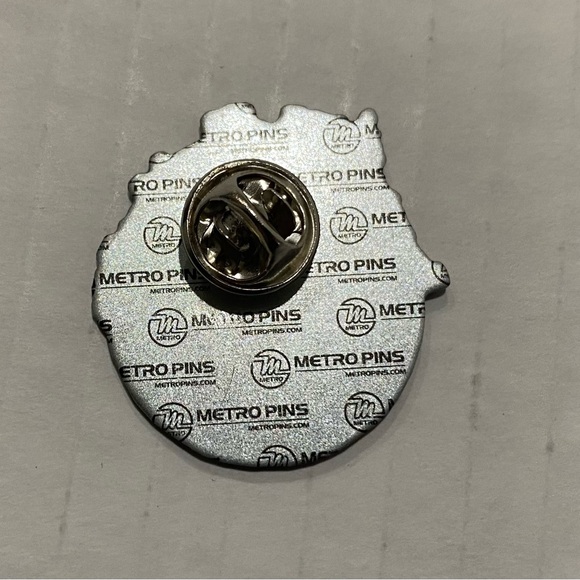 Vintage Houston Kennel Club Metro Pin - Picture 2 of 3